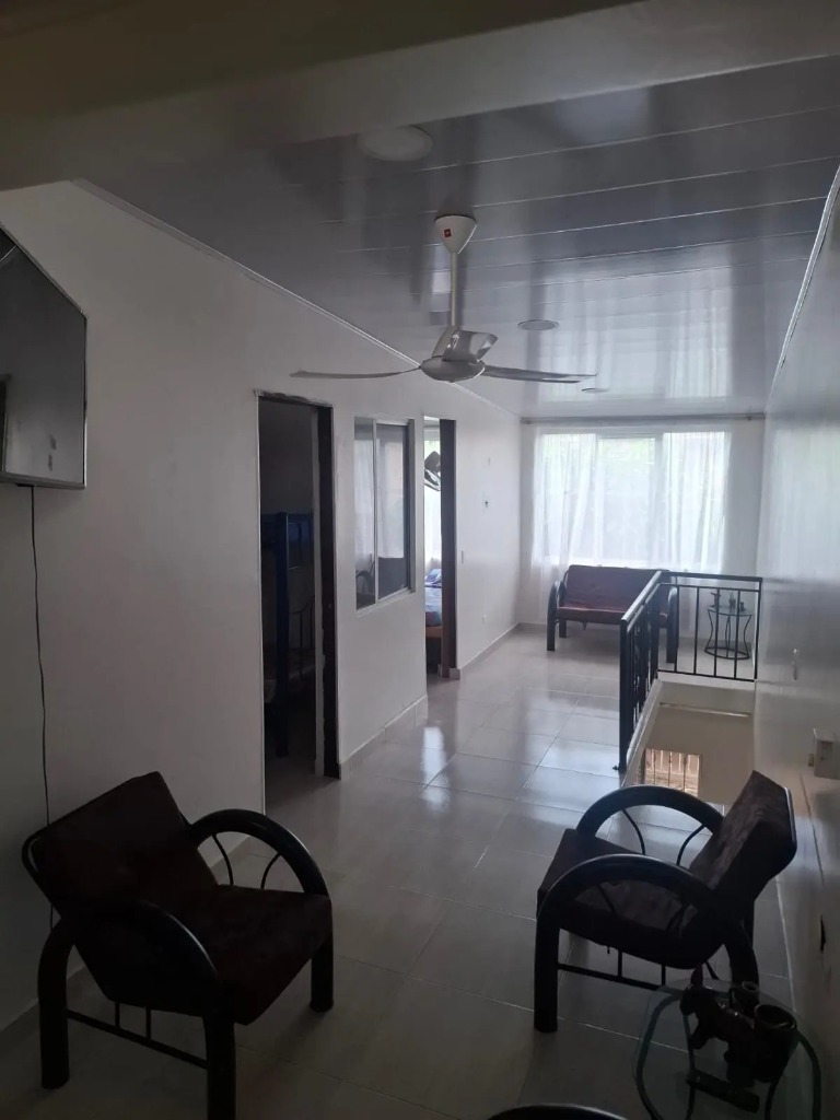 Sala de estar y estar de TV en segundo nivel Flandes