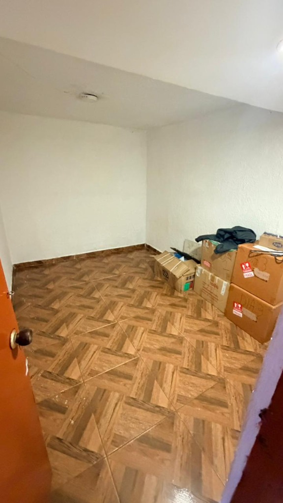 Habitación espaciosa con pisos en cerámica Guacamayas