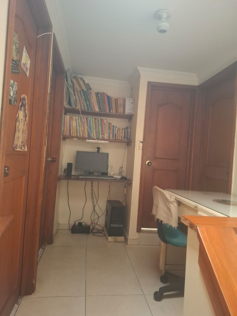 Hall de alcobas y área de trabajo segundo nivel San Mateo