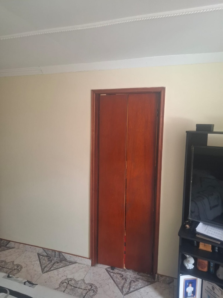 Puerta plegable en madera y finos acabados interiores San Mateo