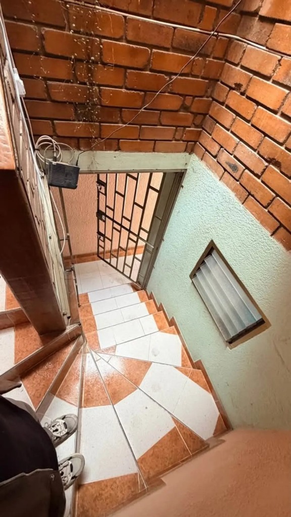 Escaleras y distribución interna Soacha
