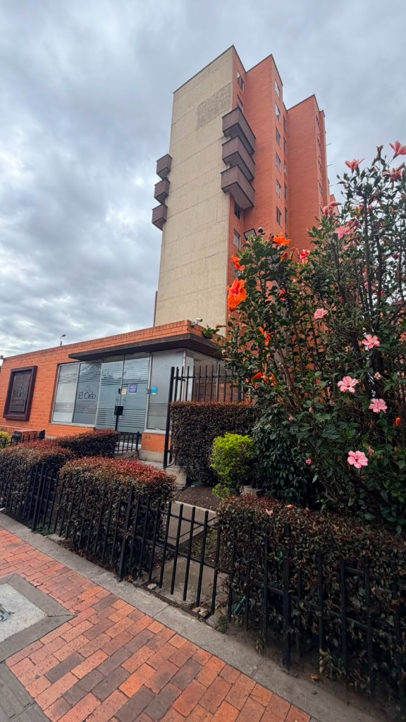 Portería y jardines Conjunto El Cielo Madelena